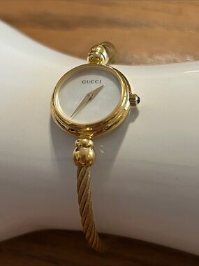Gucci Gold Cable Bangle Women's Watch with Mother-of-Pearl Dial